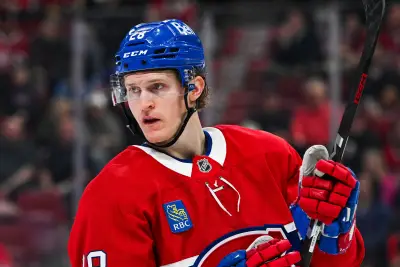 Christian Dvorak is joining the Flyers with familiarity, and an opportunity at center
