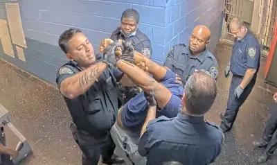 Manhattan jury to weigh if use of force by NYPD officer constitutes a crime