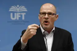 NYC teachers deeply divided between Mamdani and Cuomo, union boss says