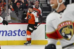 Sean Couturier scores twice, Flyers get first win of Rick Tocchet era